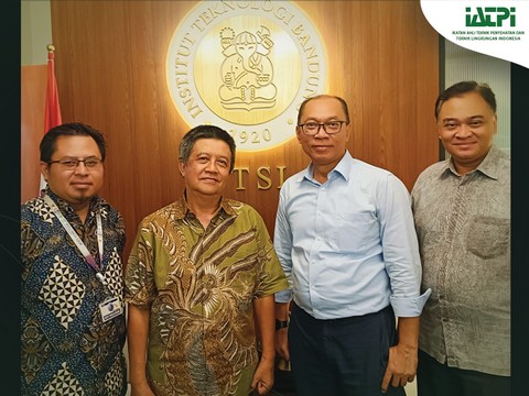 Pertemuan dengan Dekan FTSL ITB Membahas Kelanjutan Rencana MOA IATPI - FTSL ITB